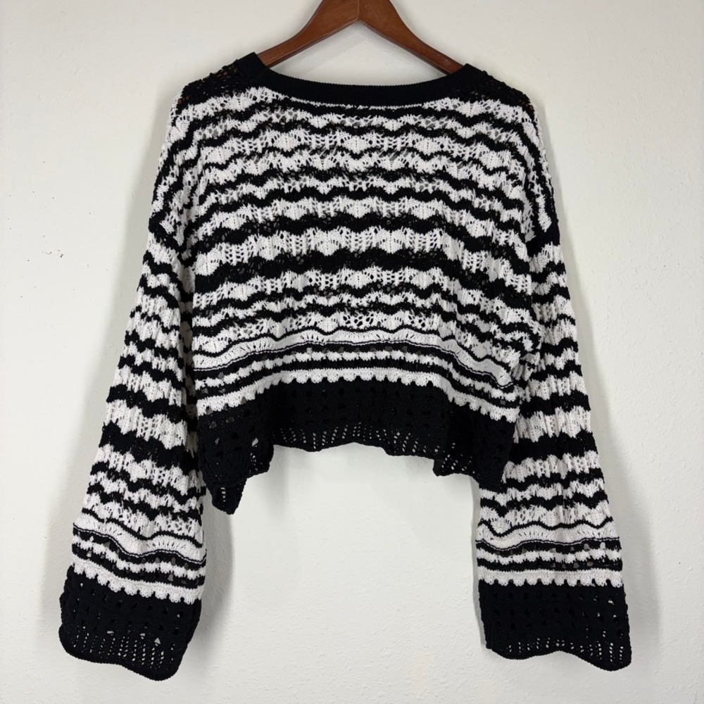 Zara Womens Crochet Open Knit Sweater L Black White Striped Bell Sleeve Crop - Picture 2 of 10